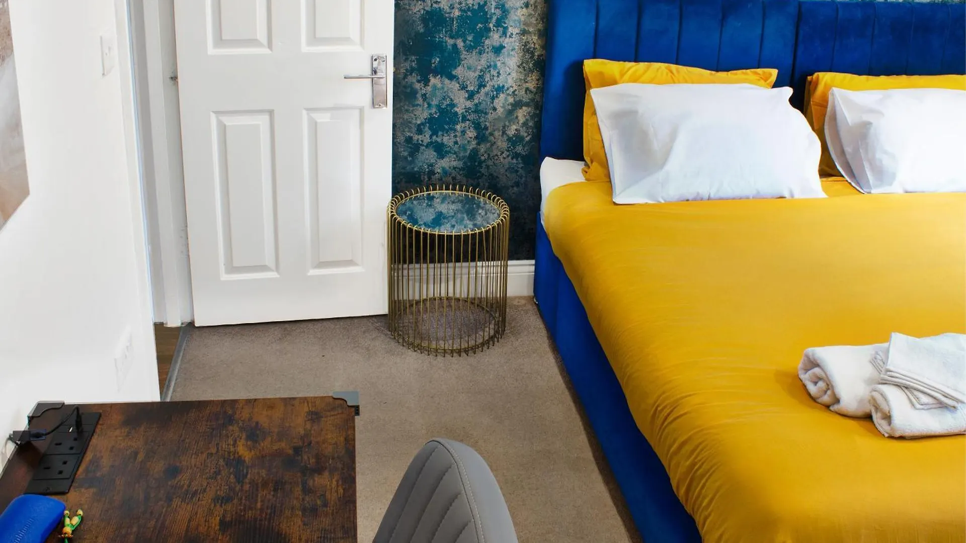 Elegant Regency Apartment With Views & Netflix Near The Sea Brighton