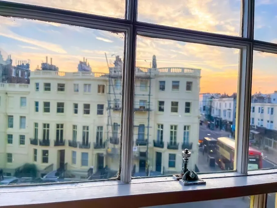 Elegant Regency Apartment With Views & Netflix Near The Sea Brighton