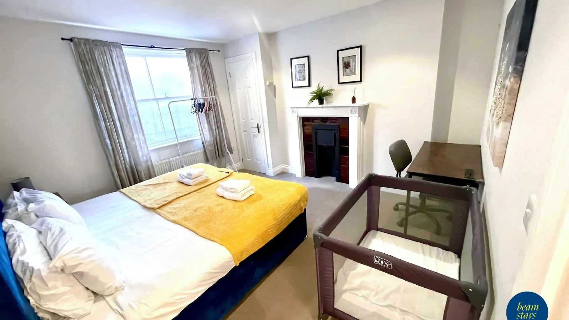Elegant Regency Apartment With Views & Netflix Near The Sea Brighton 0*,  United Kingdom
