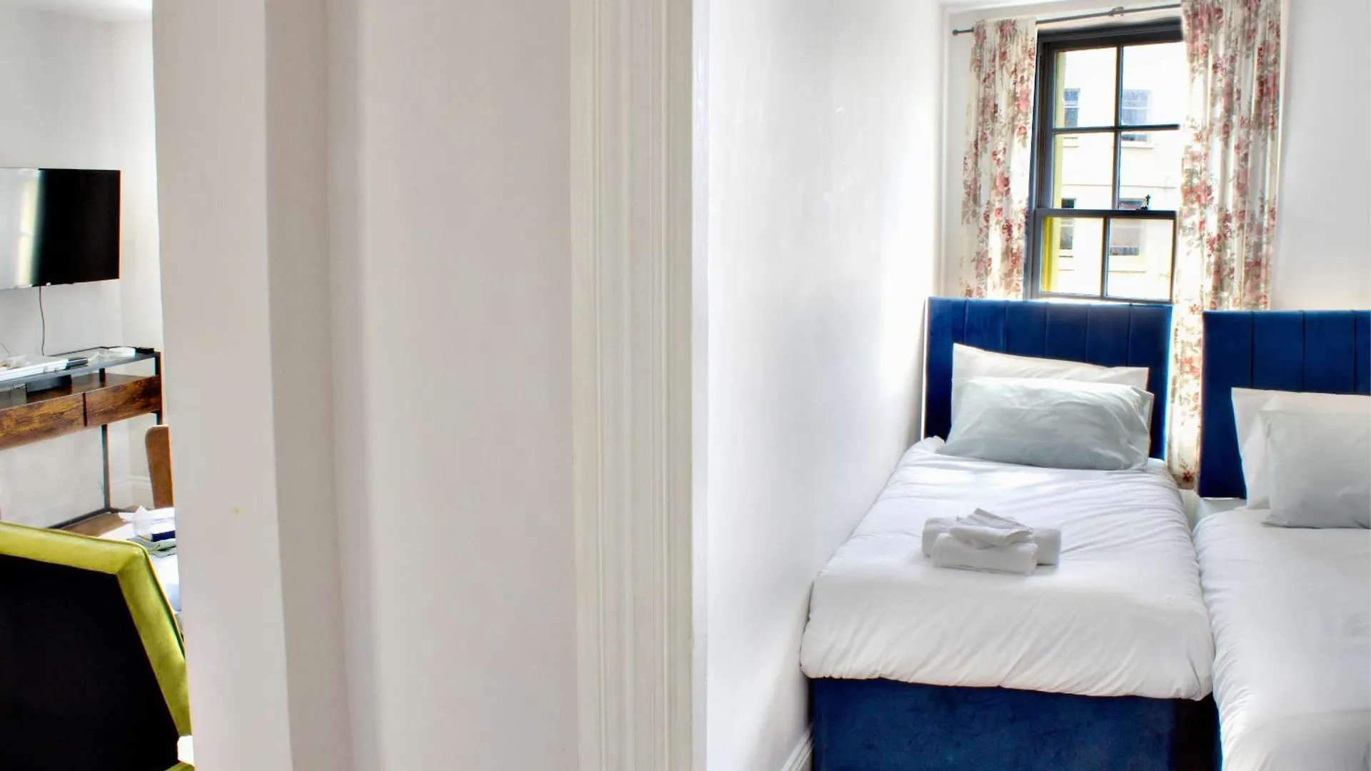Elegant Regency Apartment With Views & Netflix Near The Sea Brighton