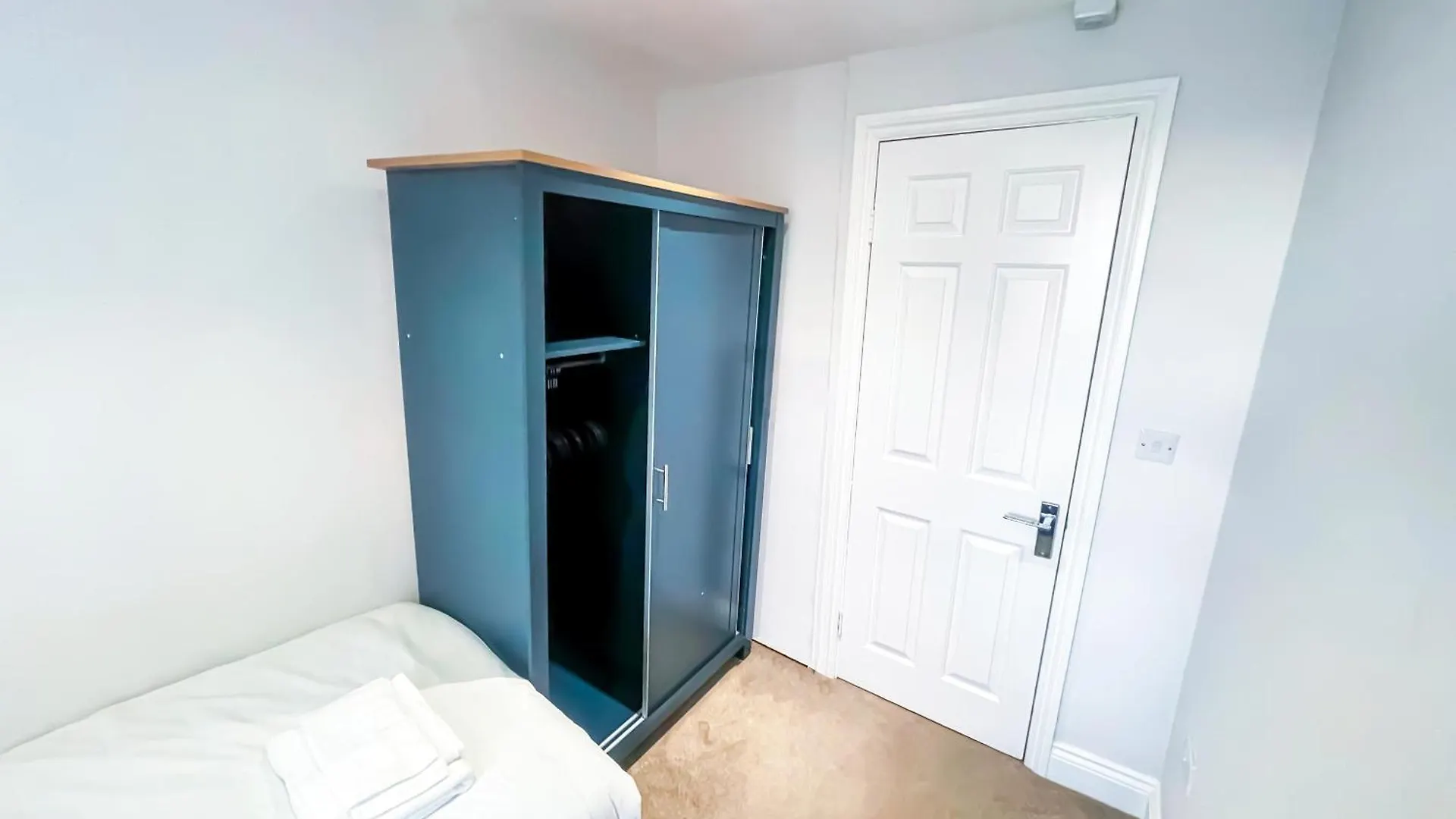 Elegant Regency Apartment With Views & Netflix Near The Sea Brighton 0*,  United Kingdom