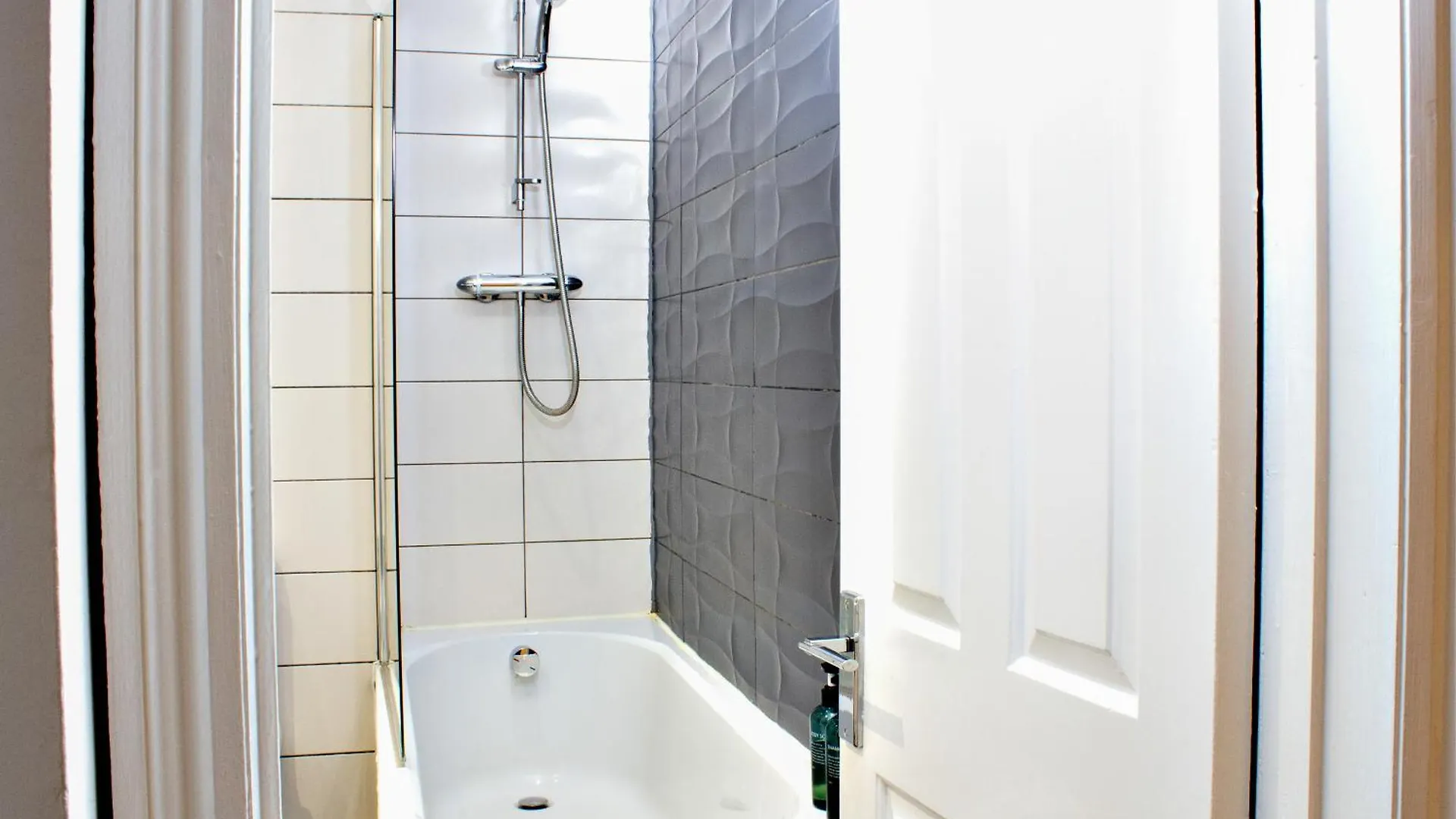 Elegant Regency Apartment With Views & Netflix Near The Sea Brighton