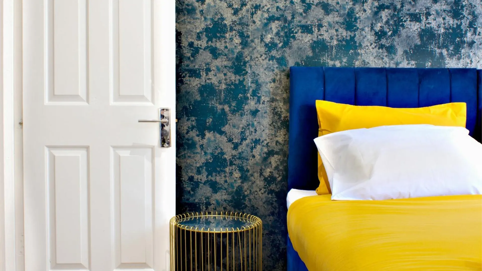 Elegant Regency Apartment With Views & Netflix Near The Sea Brighton United Kingdom