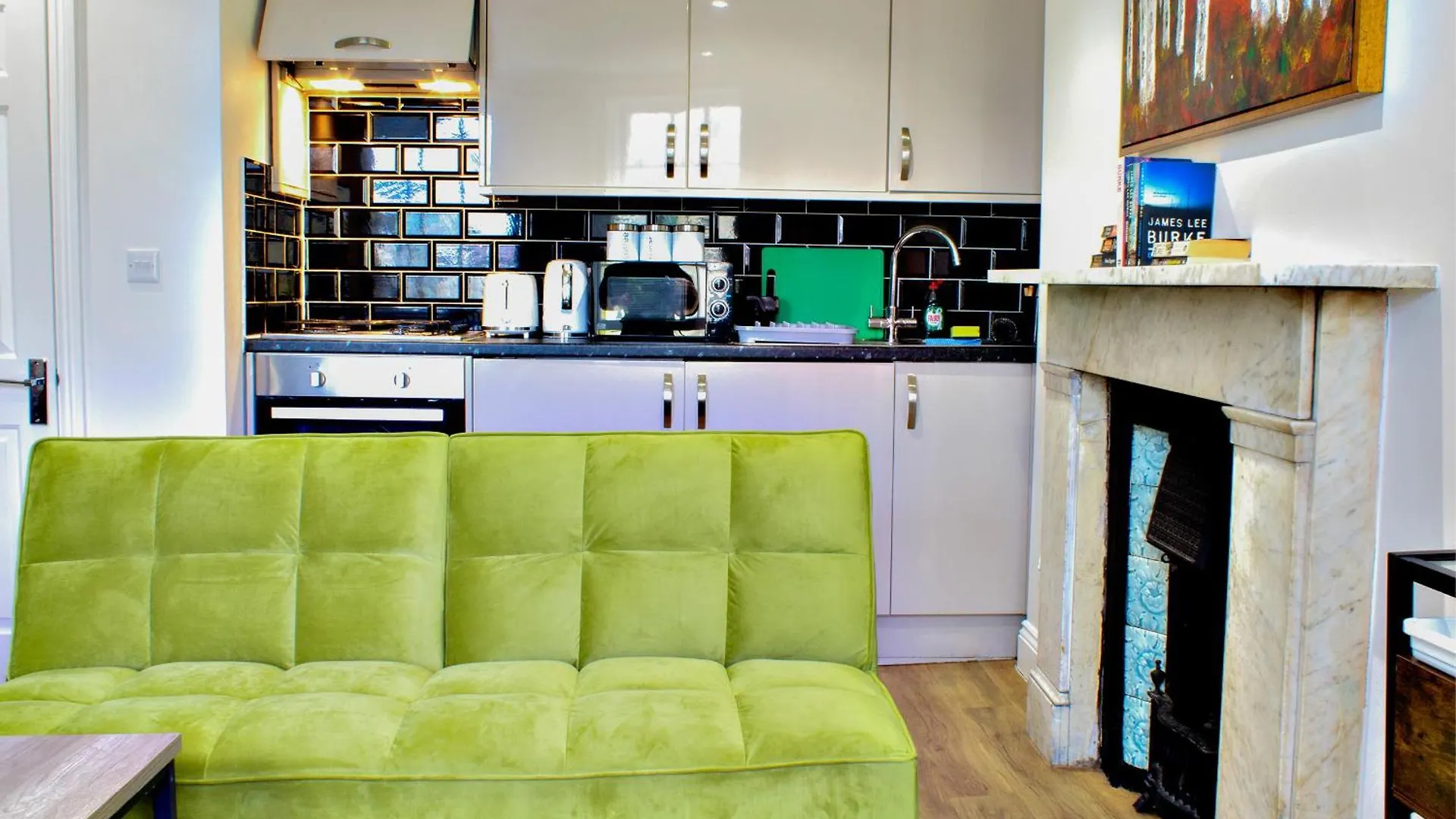 Elegant Regency Apartment With Views & Netflix Near The Sea Brighton