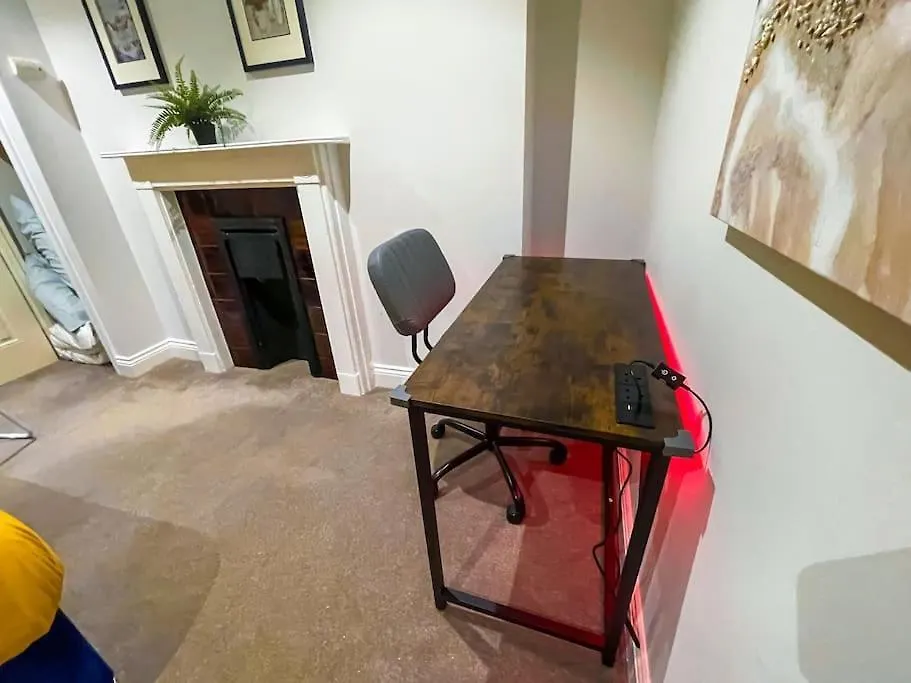 Elegant Regency Apartment With Views & Netflix Near The Sea Brighton